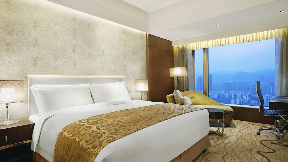Superior Room, 1 King Bed, City View