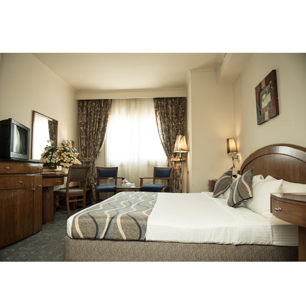 Family Room, 2 Bedrooms photo 3
