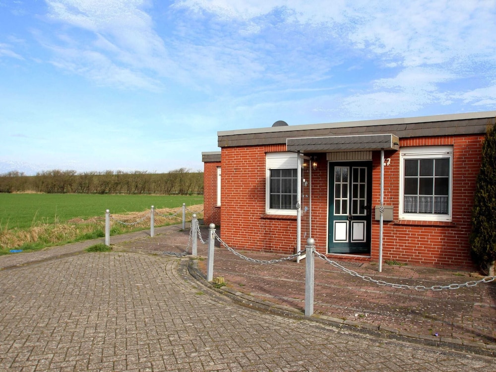 Bungalow photo 1