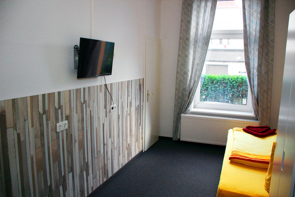 Classic Single Room, Non Smoking, Courtyard Area photo 3