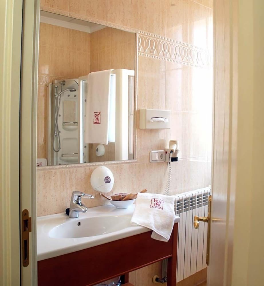 Double Room - Photo 3