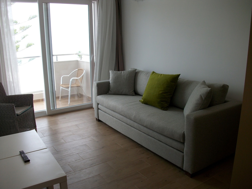 Family Room photo 2