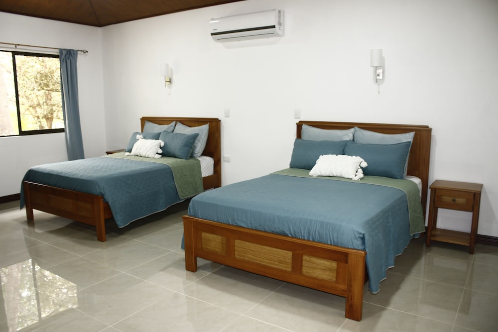 Deluxe Double Room, 2 Double Beds photo 2
