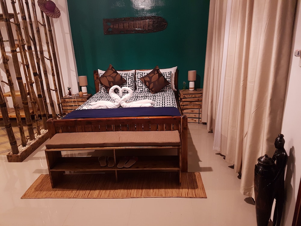Deluxe Room - Photo 7