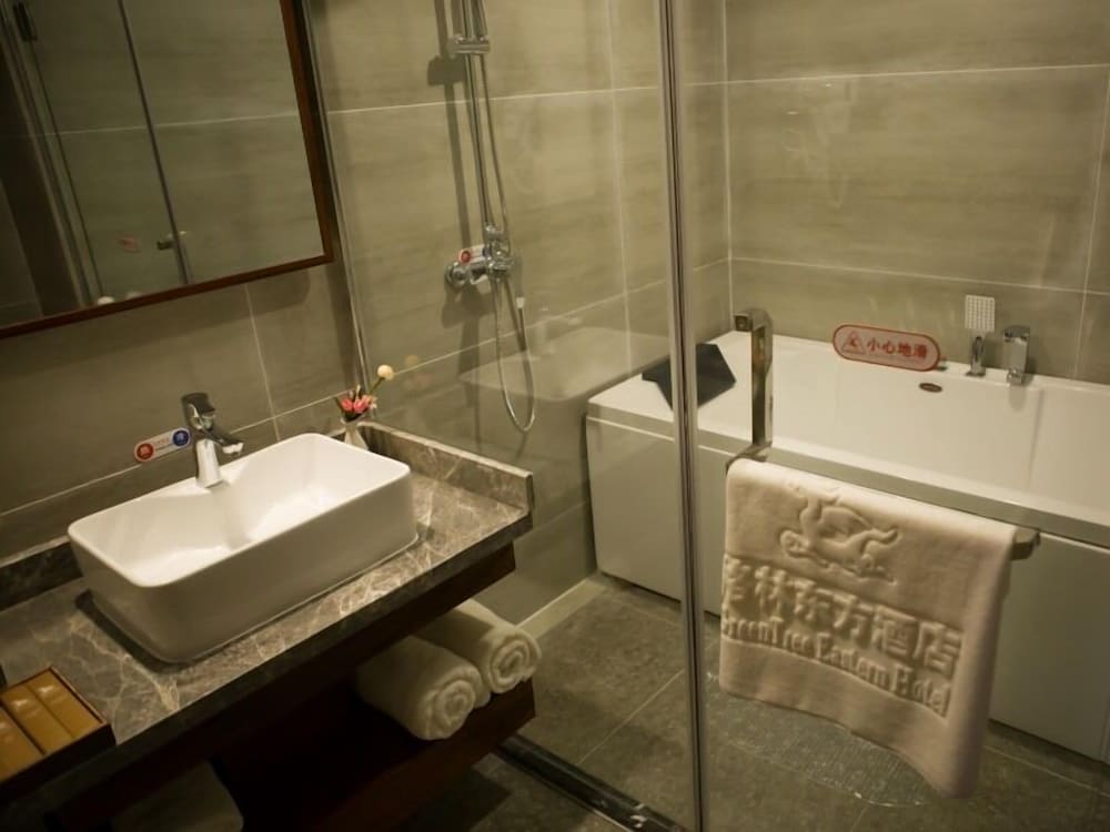 Deluxe Suite - Photo 6