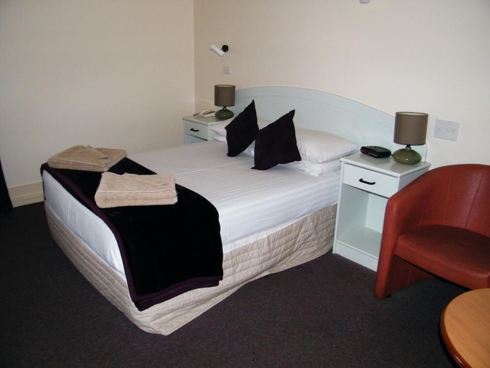 Twin Room, Ensuite photo 2