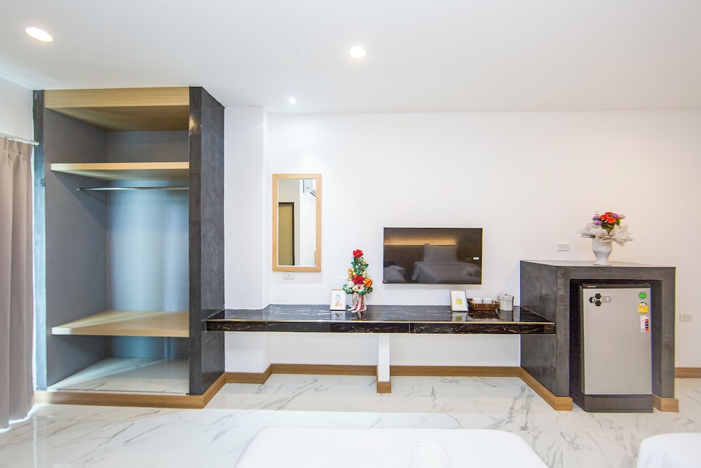 Standard Twin Room - Photo 7