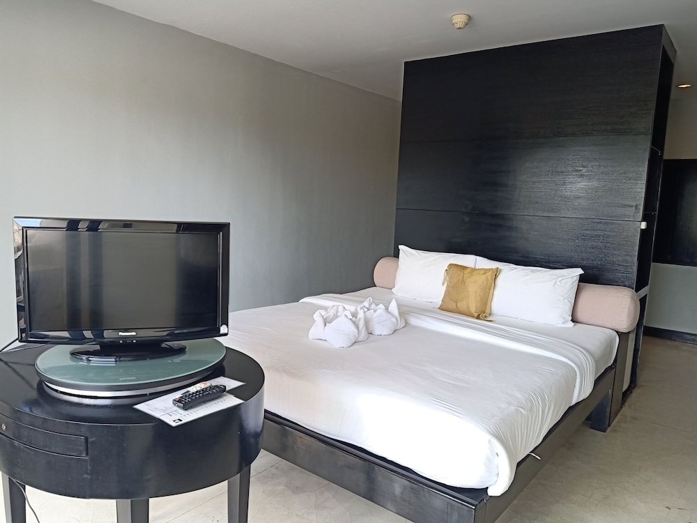 Deluxe Double or Twin Room, Balcony - Photo 18