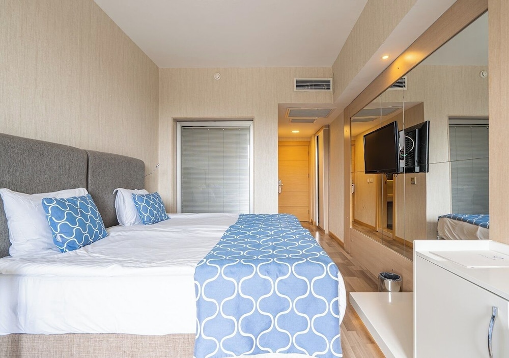 Main Building Single Land View Room