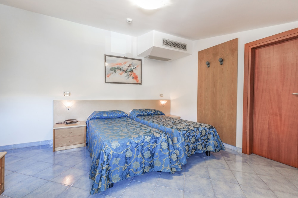 Economy Double or Twin Room