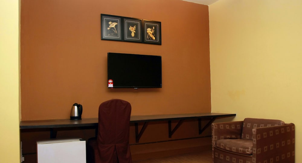 Family Room 3 photo 3
