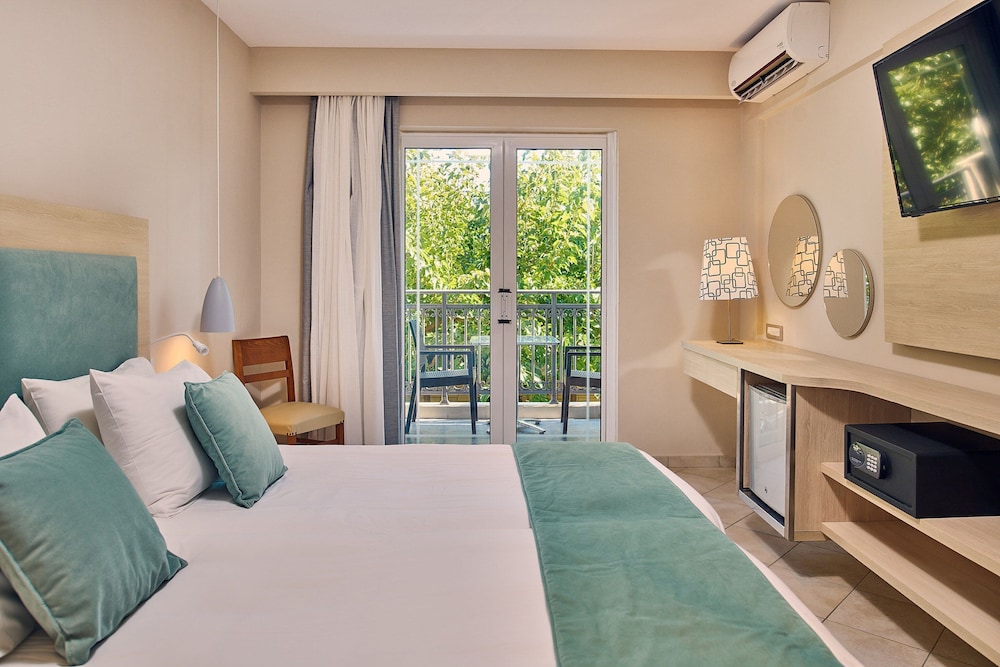 Upper Floor Room with Garden View