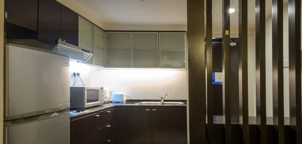 Executive Studio Suite, 1 Queen Bed, City View photo 3