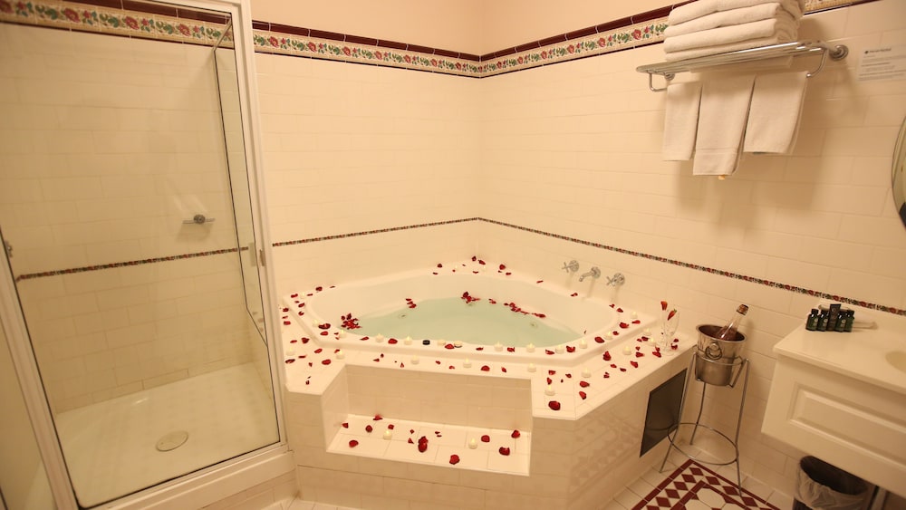 Royal Spa Suite - Photo 9