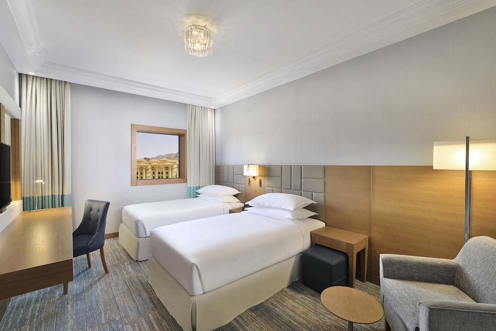 Deluxe Room, 2 Twin Beds, Smoking photo 3