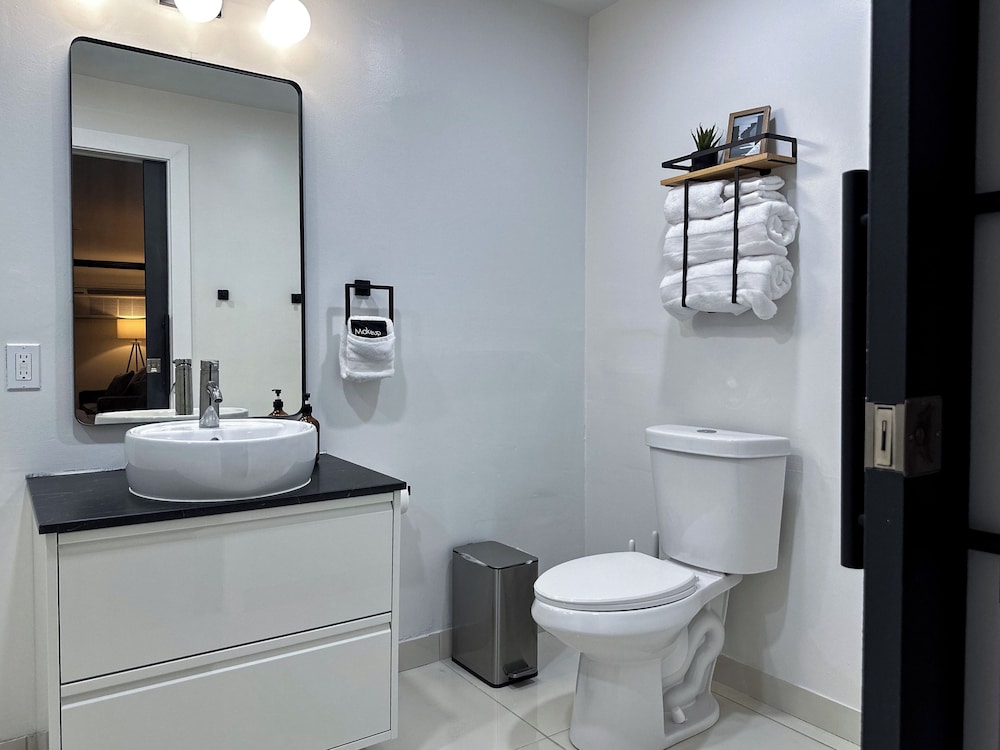 DTW Suites, Photo 9