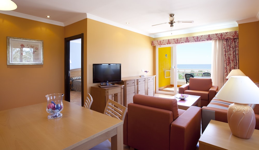 Suite, 1 Bedroom - Photo 6