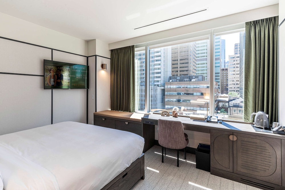 Room, 1 King Bed (Chill) - Photo 2