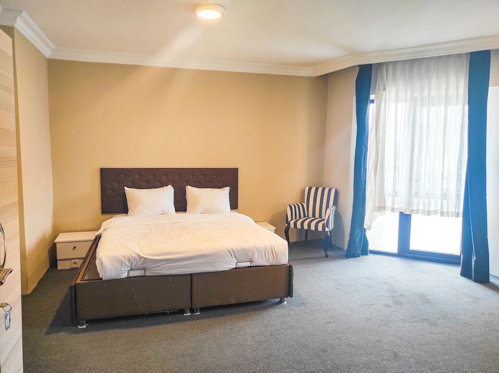 Superior Triple Room photo 3