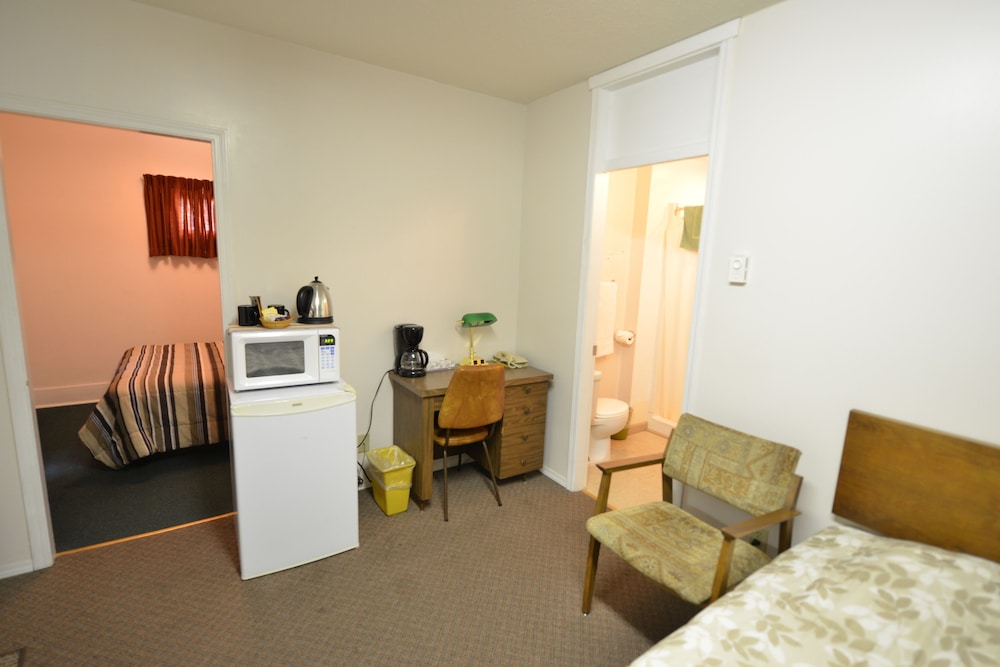 Comfort Triple Room, Refrigerator & Microwave, Mountain View photo 1