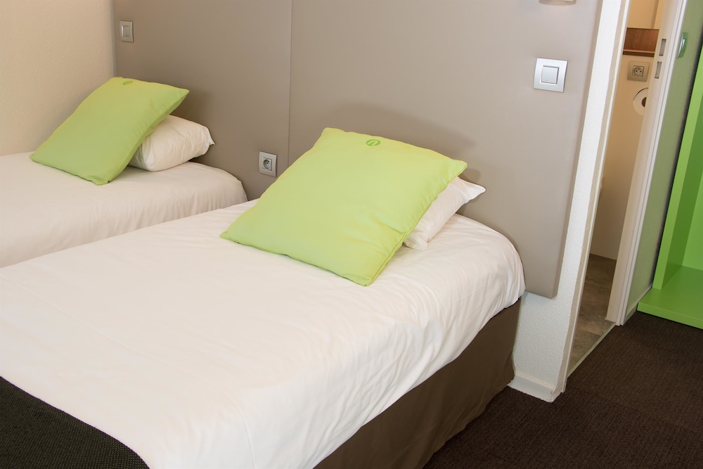 Standard Room, 2 Twin Beds photo 2