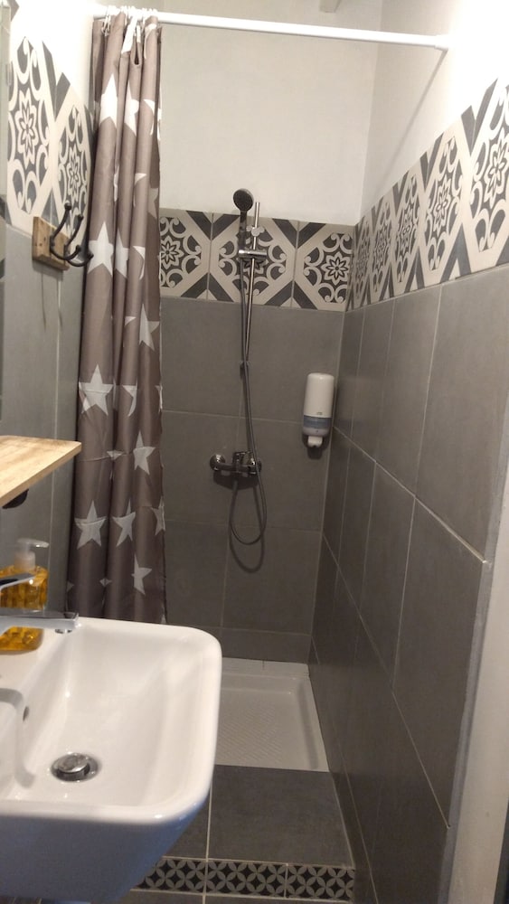 Standard Double Room with Velux window photo 3