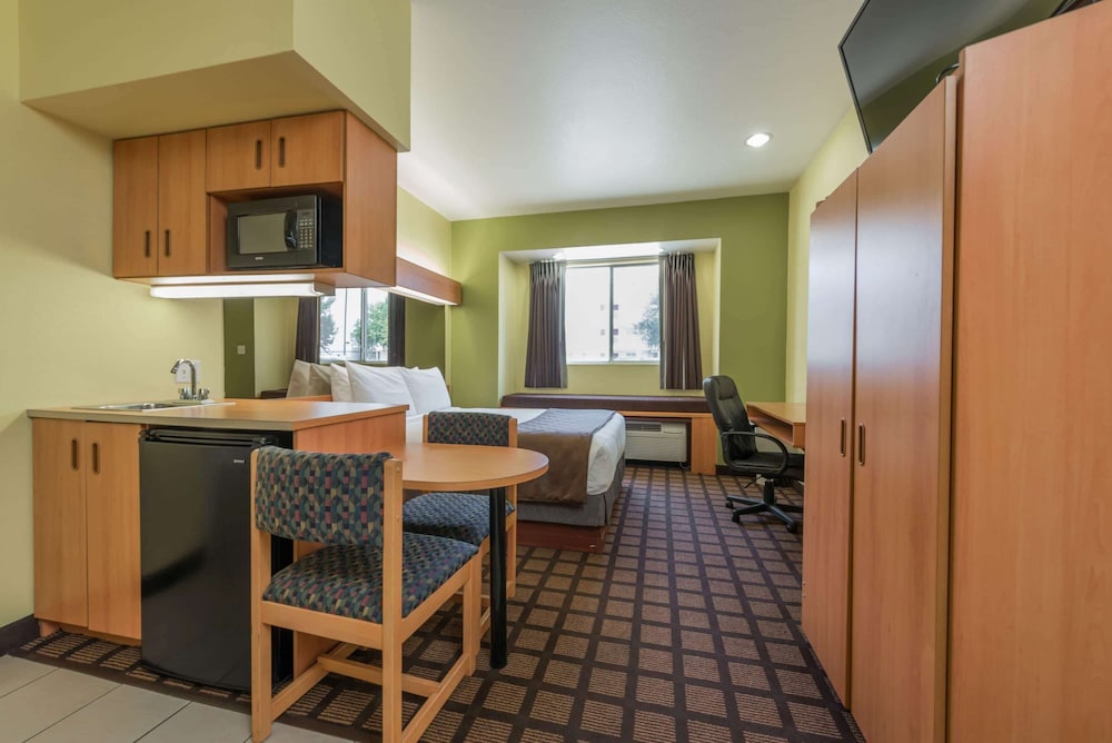 Studio Suite, 1 Queen Bed, Non Smoking
