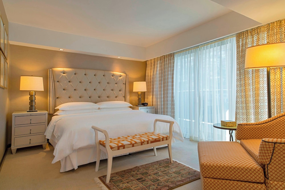 Presidential Suite, 1 King Bed (Balcony)