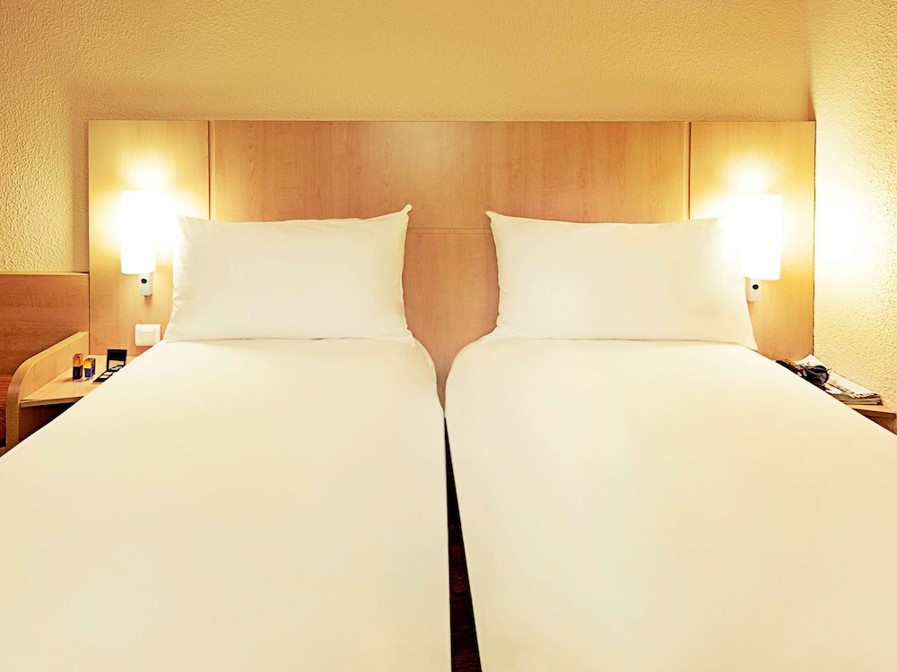 Standard Twin Room, 2 Twin Beds - Photo 2