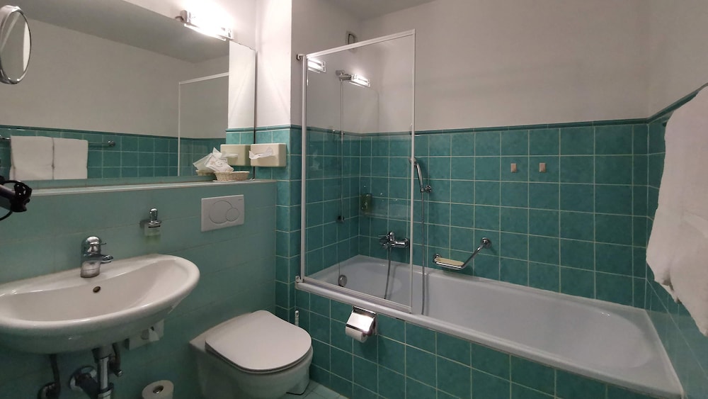 Family Duplex - Photo 14