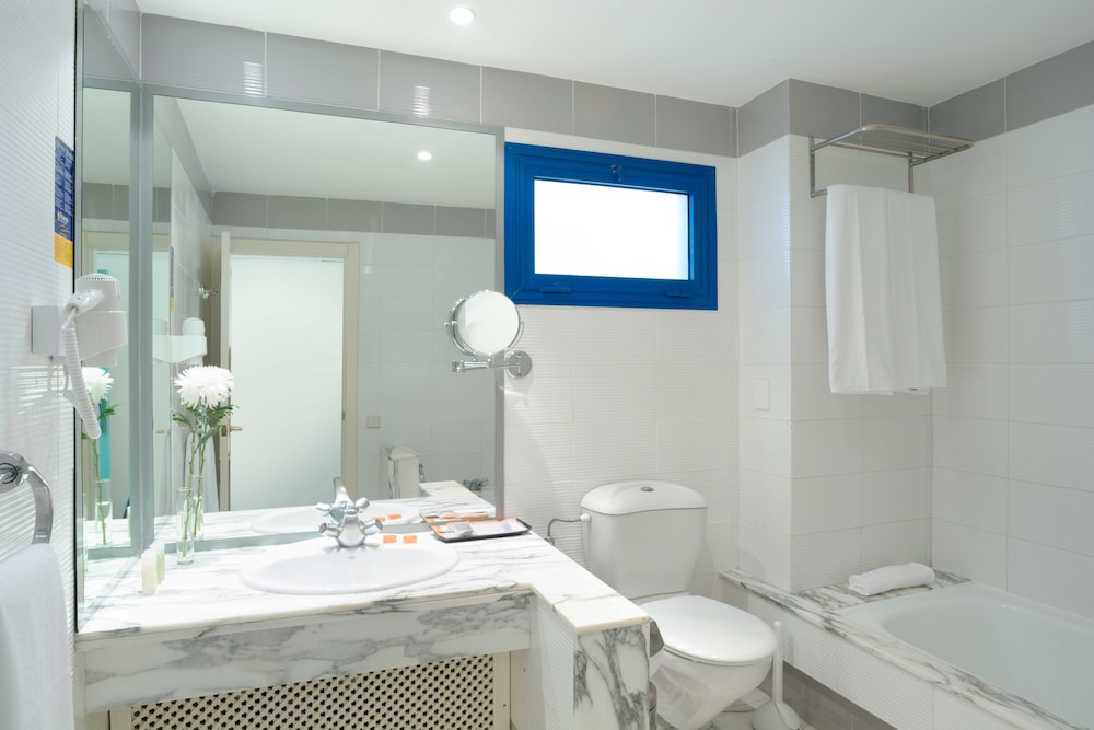 Junior Suite 3 Adults photo 3