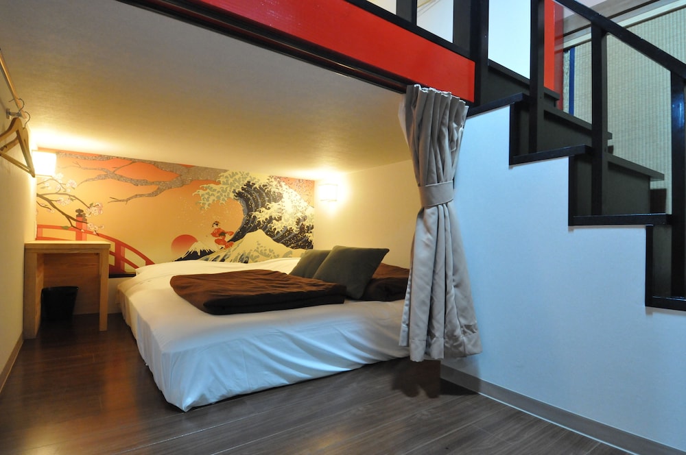 Standard Shared Dormitory, 1 King Bed, Non Smoking photo 1