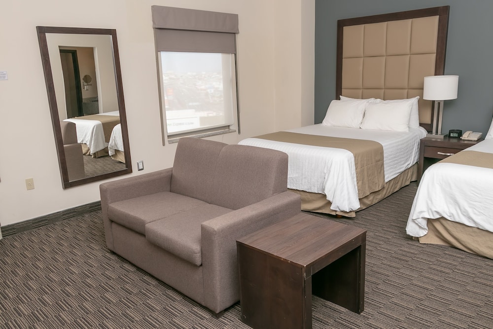 Room, 2 Queen Beds, Non Smoking, Refrigerator & Microwave photo 2