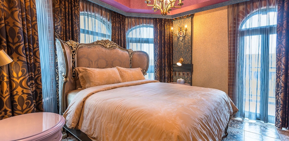 Elite Double Room, 1 King Bed photo 2