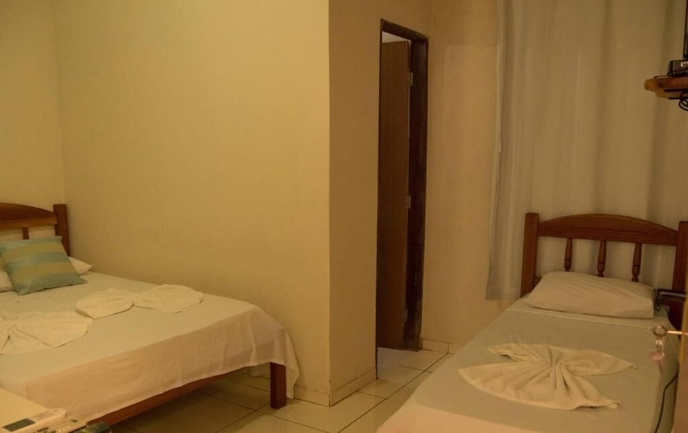 2-bedroom Superior rorbu cabin with sea view photo 3
