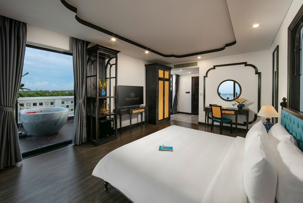 Sky Deluxe Ocean View King Room - Photo 1