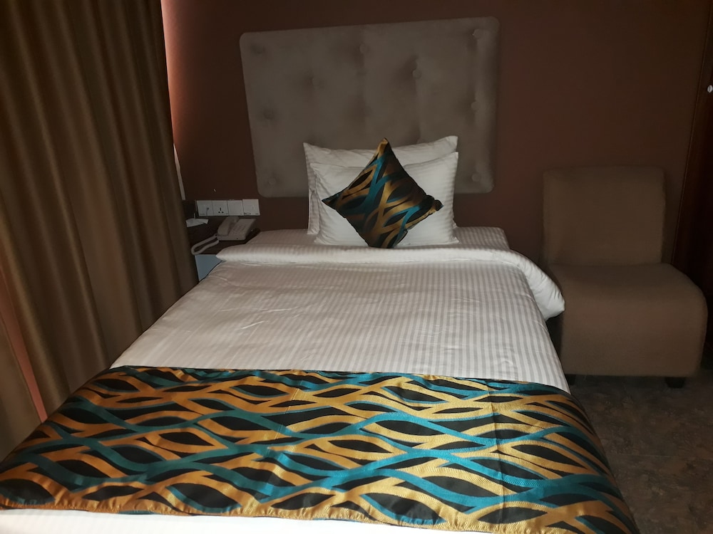 Single Room, Garden View