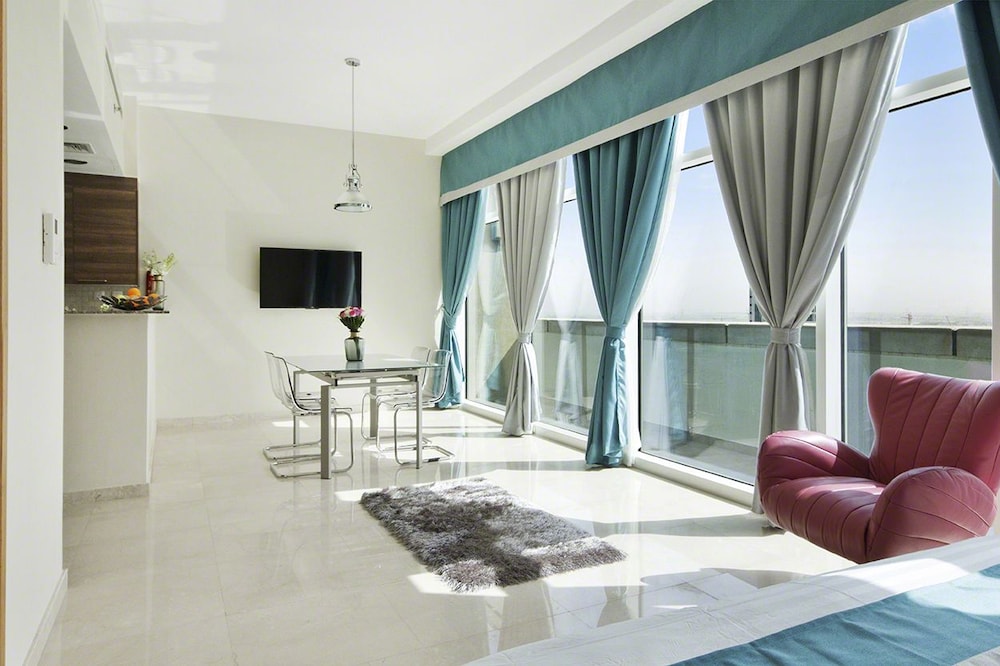 Bespoke Residences -Bay Square  Studio Creek  View photo 2
