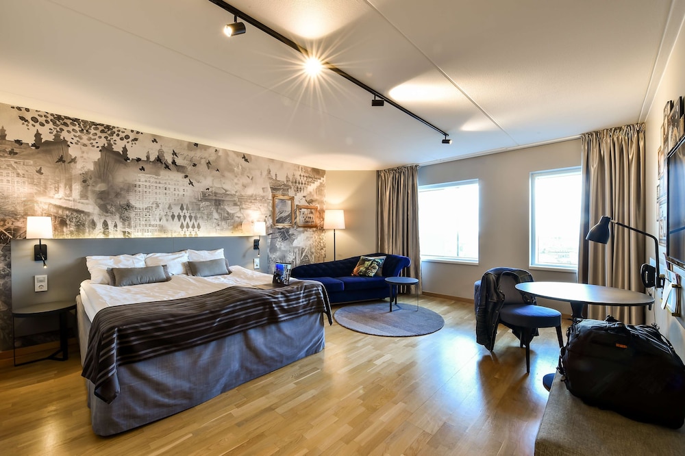 Superior Room, 1 King Bed - Photo 3