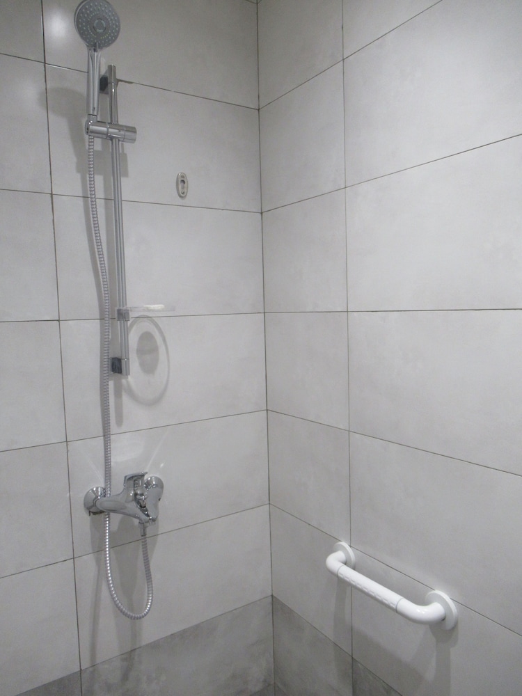 Deluxe Twin Room - Photo 5