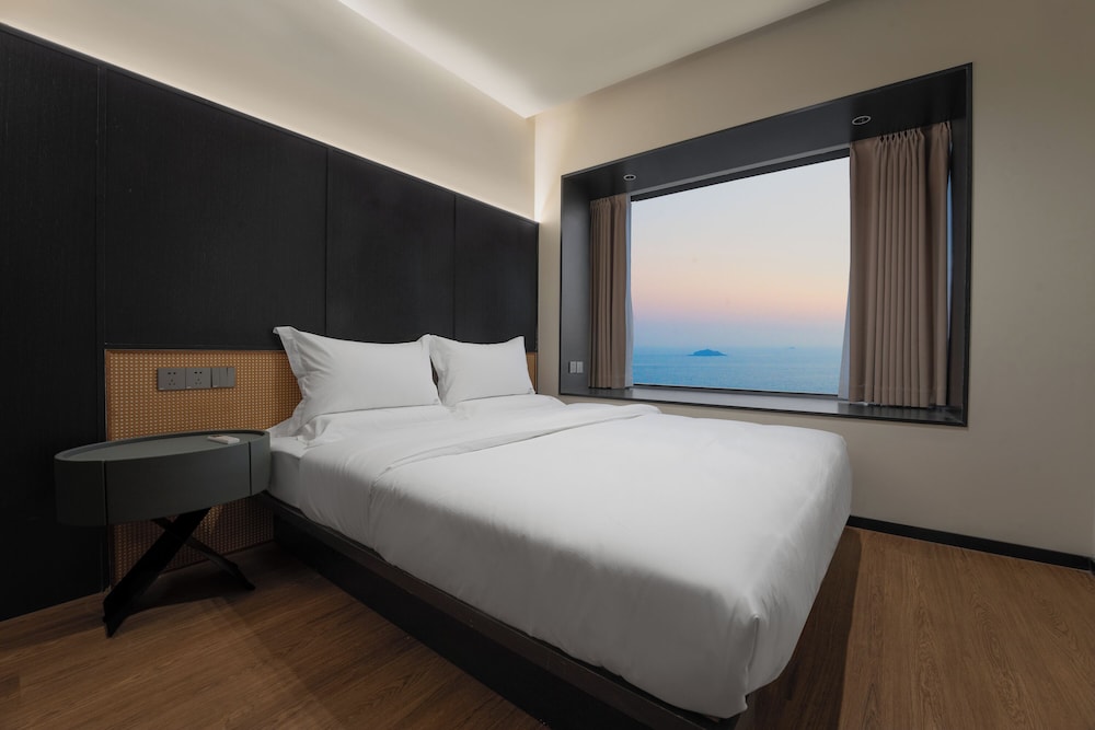 Panoramic Studio Suite, 2 Bedrooms, Sea View, Oceanfront photo 1