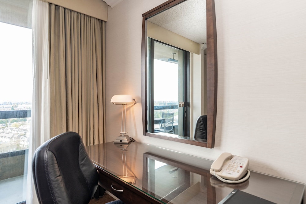 Deluxe Room (View, Columbia Tower) - Photo 1