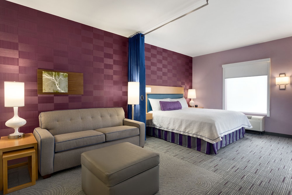 Studio, 1 King Bed, Accessible, Bathtub photo 2
