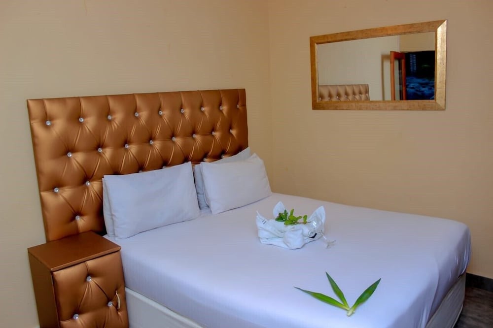 Economy Double Room photo 3