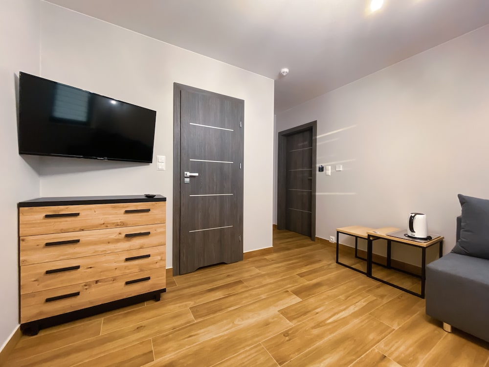 Basic Quadruple Room - Photo 11