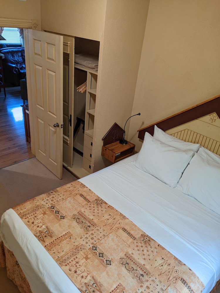 Deluxe Suite, 2 Bedrooms, River View photo 3