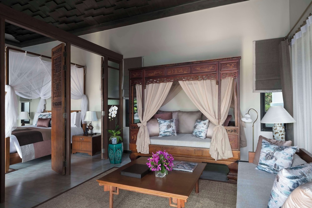 Two Bedroom Oceanfront Residence - Photo 10