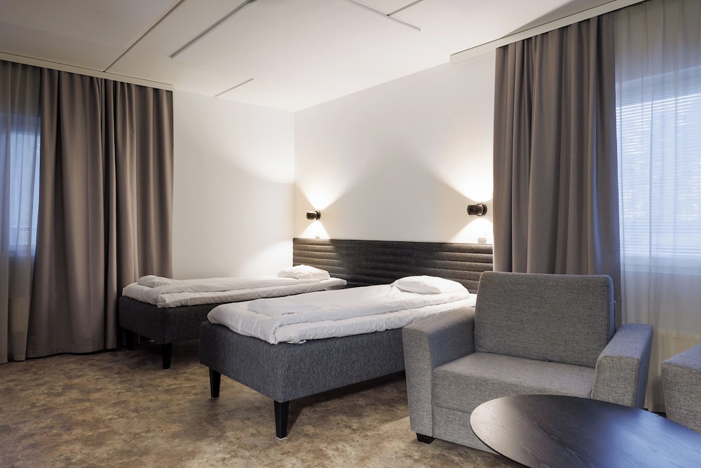 Superior Room, Balcony, Partial Lake View
