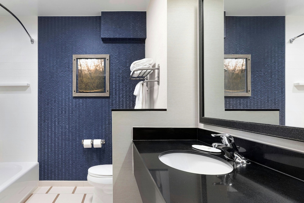 Suite, Multiple Beds (Hearing Accessible)