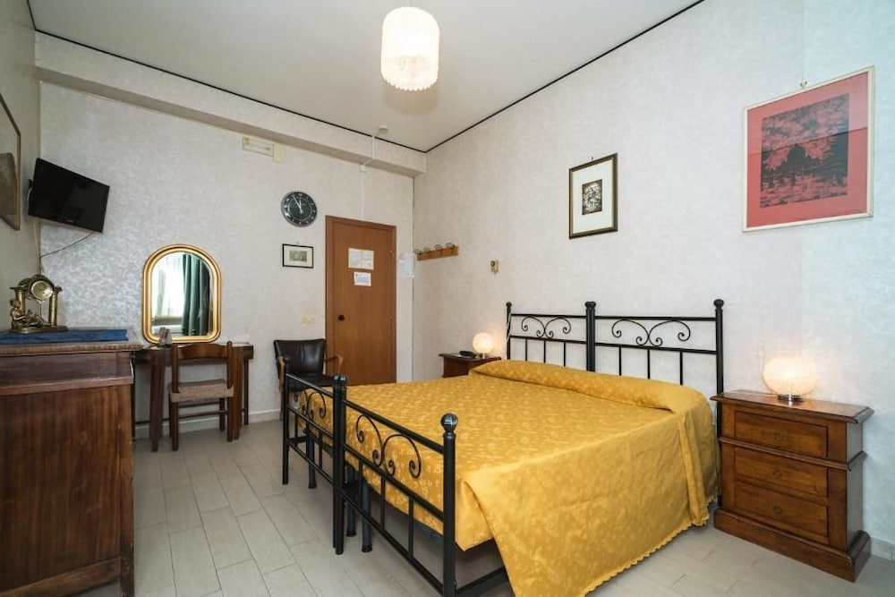 Basic Double or Twin Room